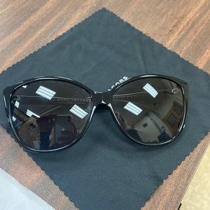 Black Marc Jacobs sunglasses